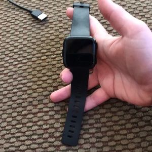 Barely worn FitBit Versa!